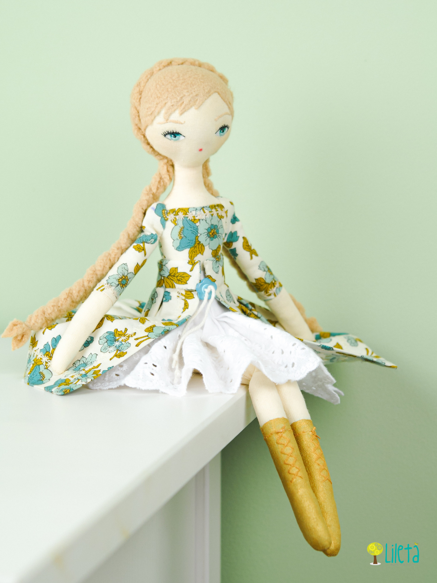 Delphine – The Keeper of Clear Waters | Nature spirit doll with golden shoes and clarity | 34 cm | One-off artisan collectible | The Gracious Sisters Collection