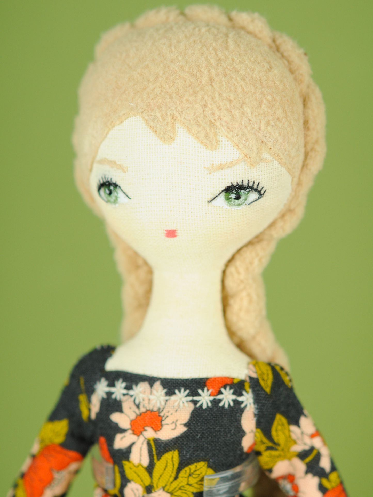 Geneviève – The Keeper of Precious Scents | Collector’s doll wrapped in floral nostalgia | 34 cm | Singular piece of poetic memory | The Gracious Sisters Collection