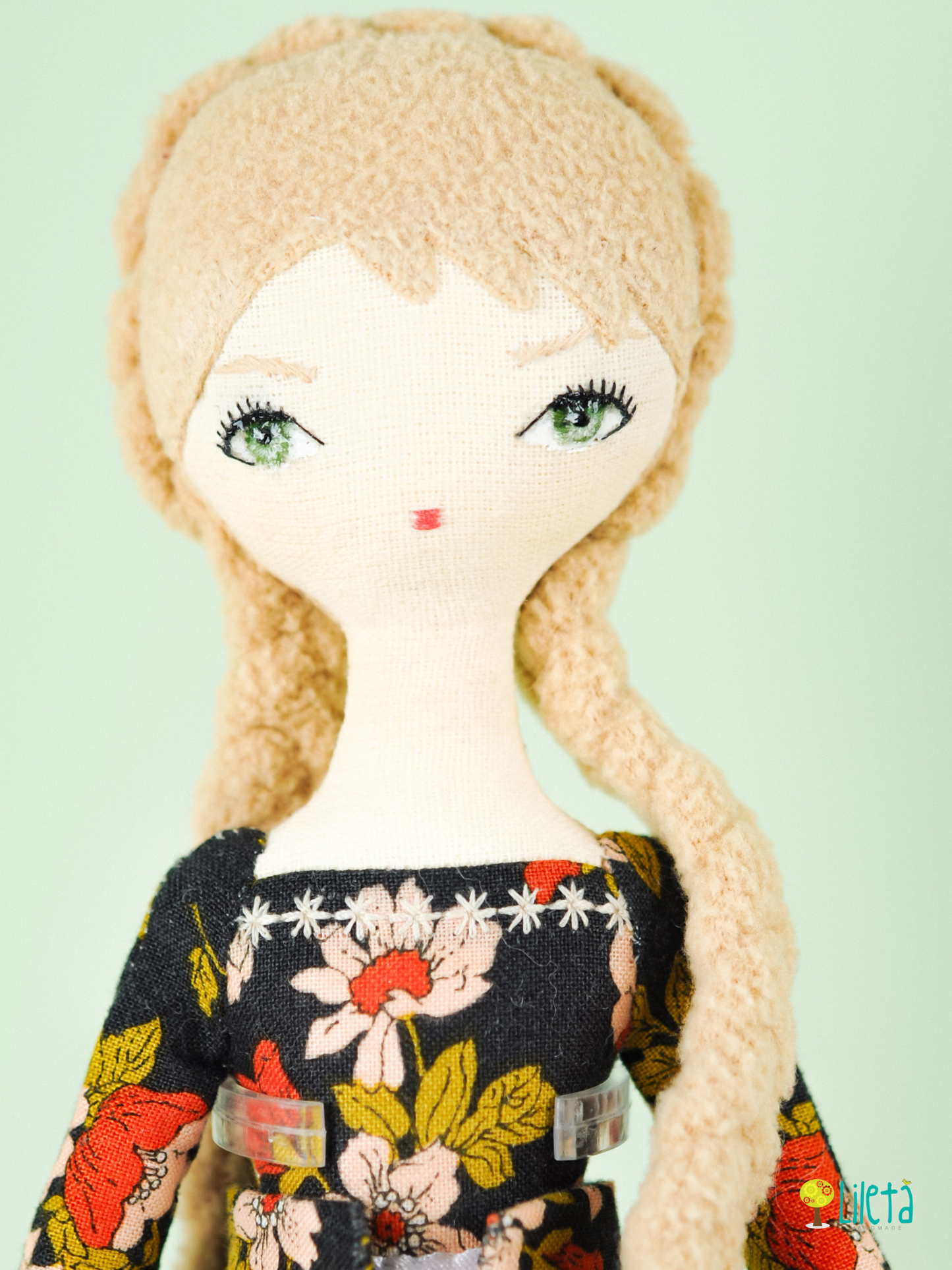 Geneviève – The Keeper of Precious Scents | Collector’s doll wrapped in floral nostalgia | 34 cm | Singular piece of poetic memory | The Gracious Sisters Collection